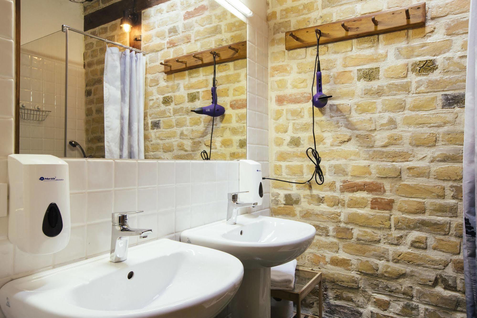 Amalienhof Guesthouse Riga Esterno foto